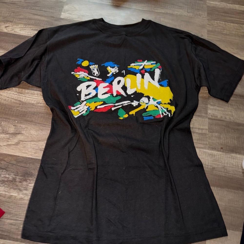 Vintage Berlin Germany Souvenir T-Shirt Black Cotton Graphic Print Mens Large